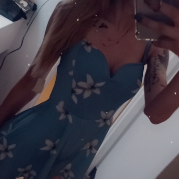 Cute blue romper with floral design - Picture 6 of 6